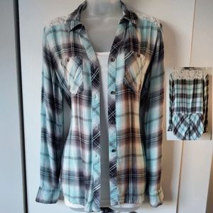 [NWOT] Grey/White/Mint Plaid Button Down
